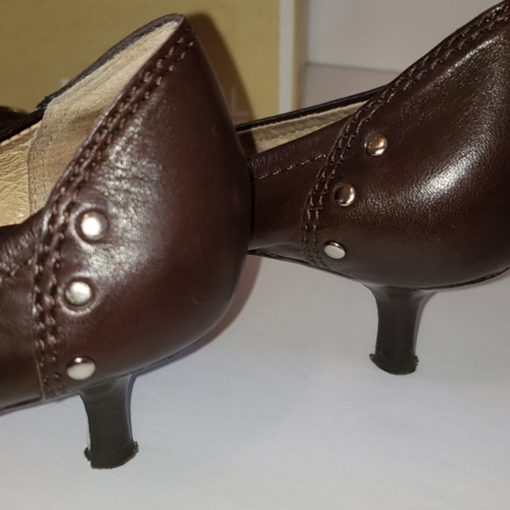 Michael Kors Vintage Astor Leather Studs Kitten Pumps Chocolate Brown 6 With Box - Picture 11 of 17